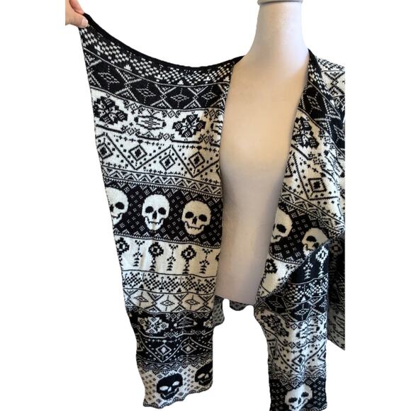 TORRID Skull Fair Isle Cardigan Sweater Goth Whimsigoth Xmas Cozy Comfy Sz 2 - L - Picture 11 of 16